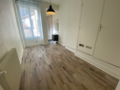 APPARTEMENT T4 - ST ETIENNE CENTRE VILLE - 94.64 m2 - LOUÉ