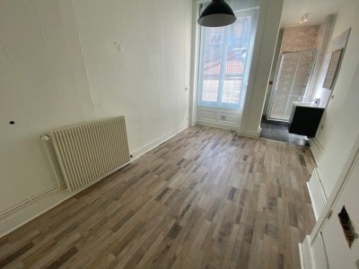 APPARTEMENT T4 - ST ETIENNE CENTRE VILLE - 94.64 m2 - LOUÉ