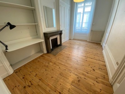 APPARTEMENT T4 - ST ETIENNE CENTRE VILLE - 94.64 m2 - LOUÉ