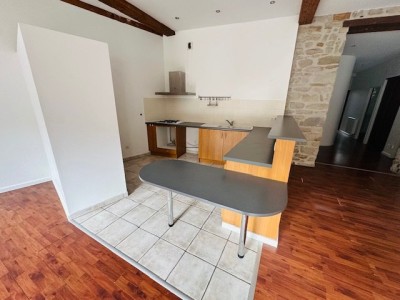 APPARTEMENT T4 A LOUER - ST ETIENNE DES HALLES / LES URSULES - 105.64 m2 - 905€ charges comprises par mois