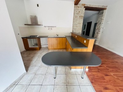 APPARTEMENT T4 A LOUER - ST ETIENNE DES HALLES / LES URSULES - 105.64 m2 - 905€ charges comprises par mois