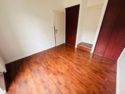APPARTEMENT T4 A LOUER - ST ETIENNE DES HALLES / LES URSULES - 105.64 m2 - 905€ charges comprises par mois