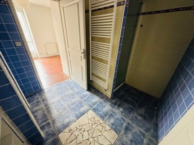 APPARTEMENT T4 A LOUER - ST ETIENNE DES HALLES / LES URSULES - 105.64 m2 - 905€ charges comprises par mois