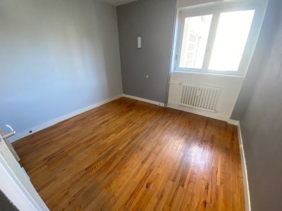 APPARTEMENT T5 - ST ETIENNE FAURIEL - 102.67 m2 - LOUÉ