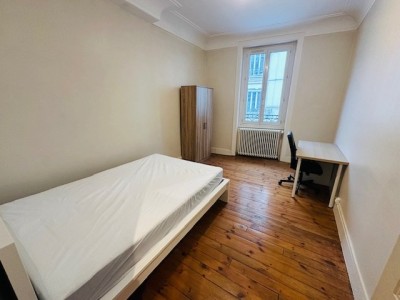 4 Pi�ces Meubl� avec Terrasse A LOUER - ST ETIENNE FAURIEL/ST ROCH - 90.5 m2 - 830�&euro; charges comprises par mois