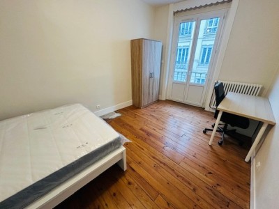 4 Pi�ces Meubl� avec Terrasse A LOUER - ST ETIENNE FAURIEL/ST ROCH - 90.5 m2 - 830�&euro; charges comprises par mois