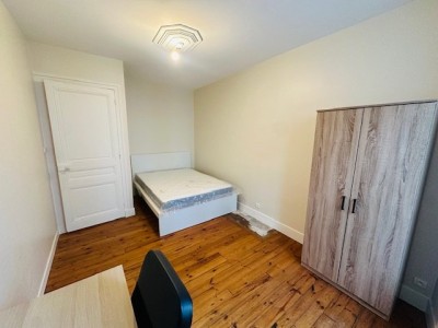 4 Pi�ces Meubl� avec Terrasse A LOUER - ST ETIENNE FAURIEL/ST ROCH - 90.5 m2 - 830�&euro; charges comprises par mois