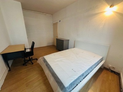 4 Pi�ces Meubl� avec Terrasse A LOUER - ST ETIENNE FAURIEL/ST ROCH - 90.5 m2 - 830�&euro; charges comprises par mois