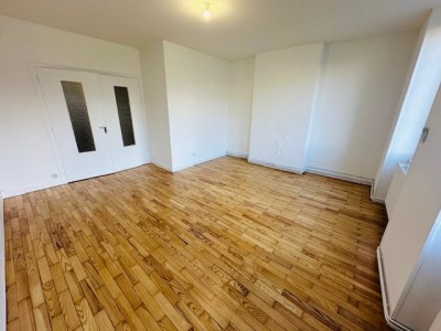 4 pièces en Duplex A LOUER - ST ETIENNE HAUT DE JACQUARD - 86.23 m2 - 620 € charges comprises par mois