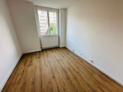 4 pièces en Duplex A LOUER - ST ETIENNE HAUT DE JACQUARD - 86.23 m2 - 620 € charges comprises par mois