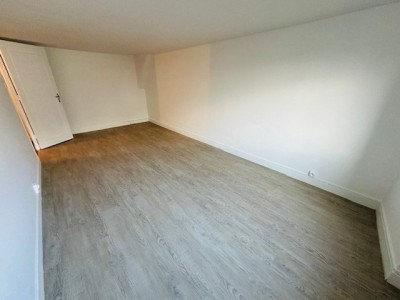 4 pièces en Duplex A LOUER - ST ETIENNE HAUT DE JACQUARD - 86.23 m2 - 620 € charges comprises par mois