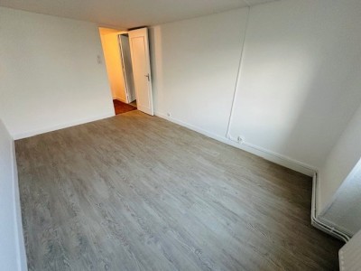 4 pièces en Duplex A LOUER - ST ETIENNE HAUT DE JACQUARD - 86.23 m2 - 620 € charges comprises par mois