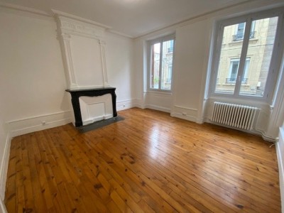 APPARTEMENT T4 - ST ETIENNE PALAIS DE JUSTICE - 100.09 m2 - LOUÉ