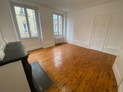 APPARTEMENT T4 - ST ETIENNE PALAIS DE JUSTICE - 100.09 m2 - LOUÉ