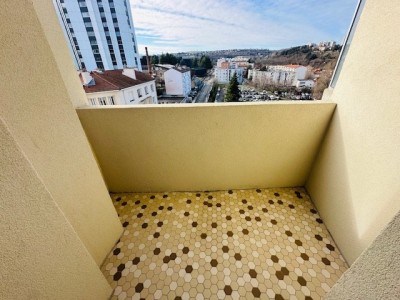 APPARTEMENT T4 A LOUER - ST ETIENNE PLACE BELLEVUE - 88.39 m2 - 1 000 € charges comprises par mois