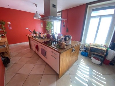 APPARTEMENT T4 - ST GENEST LERPT - 119.9 m2 - LOUÉ
