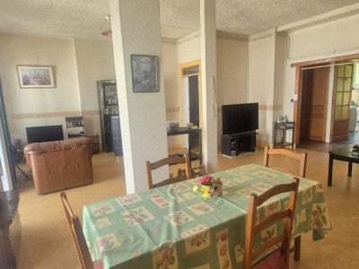 APPARTEMENT T4 A VENDRE - LE CHAMBON FEUGEROLLES - 117 m2 - 69 900 &euro;