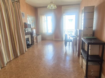 APPARTEMENT T4 A VENDRE - LE CHAMBON FEUGEROLLES - 117 m2 - 69 900 &euro;