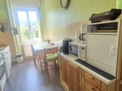 APPARTEMENT T4 A VENDRE - LE CHAMBON FEUGEROLLES - 117 m2 - 69 900 &euro;
