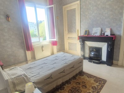 APPARTEMENT T4 A VENDRE - LE CHAMBON FEUGEROLLES - 117 m2 - 69 900 &euro;