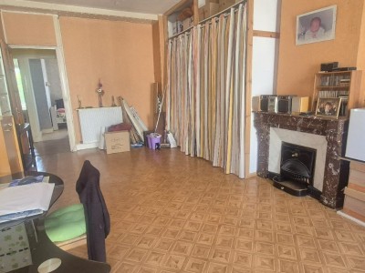 APPARTEMENT T4 A VENDRE - LE CHAMBON FEUGEROLLES - 117 m2 - 69 900 &euro;