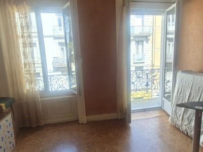 APPARTEMENT T4 A VENDRE - LE CHAMBON FEUGEROLLES - 117 m2 - 69 900 &euro;