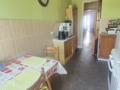 APPARTEMENT T4 A VENDRE - LE CHAMBON FEUGEROLLES - 117 m2 - 69 900 &euro;