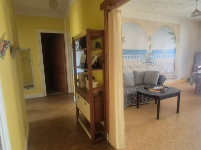APPARTEMENT T4 A VENDRE - LE CHAMBON FEUGEROLLES - 117 m2 - 69 900 &euro;