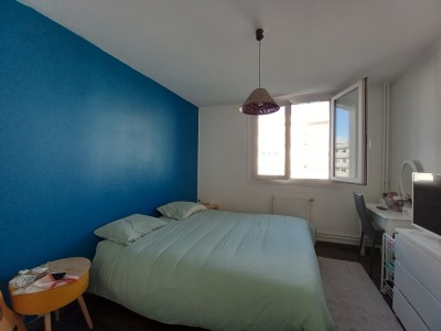 APPARTEMENT T4 AVEC TERRASSE A VENDRE - RIVE DE GIER - 79.31 m2 - 120 000 €