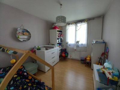 APPARTEMENT T4 AVEC TERRASSE A VENDRE - RIVE DE GIER - 79.31 m2 - 120 000 €