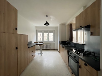 Appartement aux beaux volumes Centre Ville A VENDRE - ST CHAMOND - 94.9 m2 - 115000€