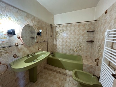 APPARTEMENT T4 A VENDRE - ST ETIENNE BADOUILLERE - 92 m2 - 130 000 €