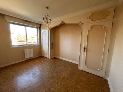 APPARTEMENT T4 A VENDRE - ST ETIENNE BADOUILLERE - 92 m2 - 130 000 €