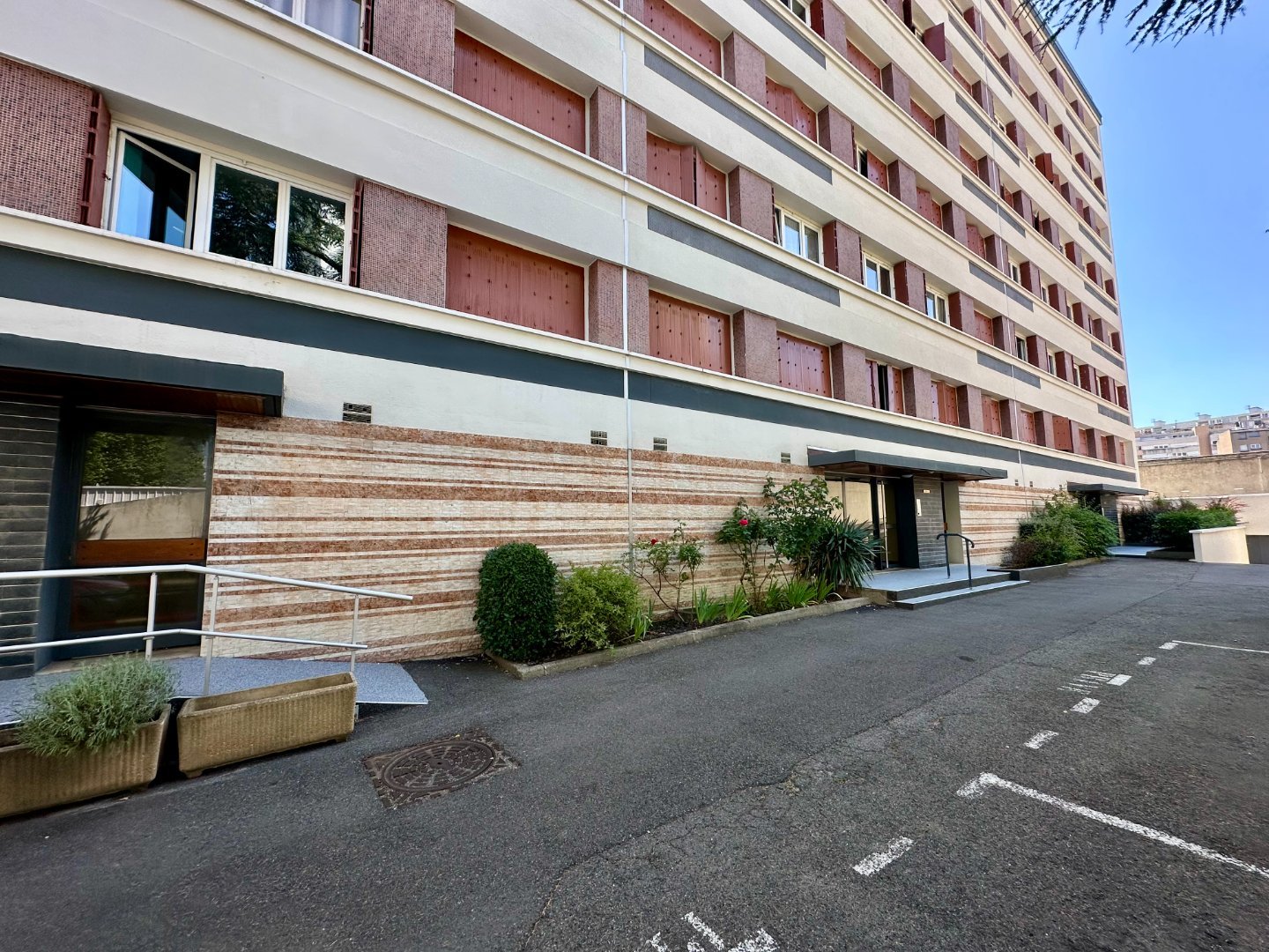 APPARTEMENT T4 - ST ETIENNE BELLEVUE - 67.78 m2 - 65�000�&euro;