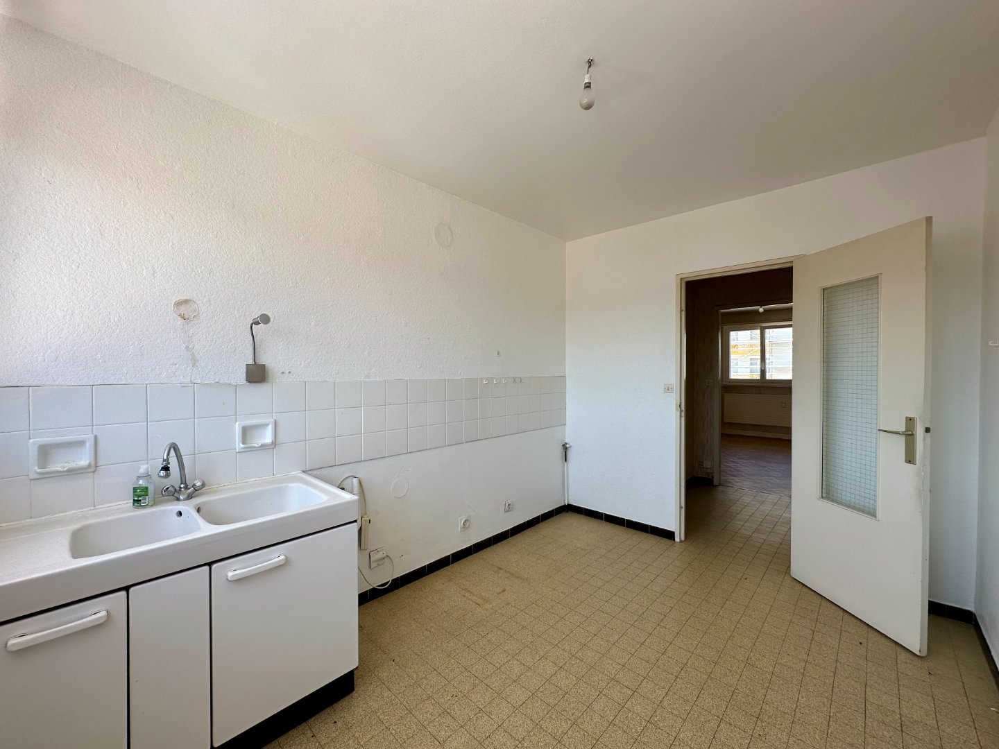 APPARTEMENT T4 - ST ETIENNE BELLEVUE - 67.78 m2 - 65�000�&euro;