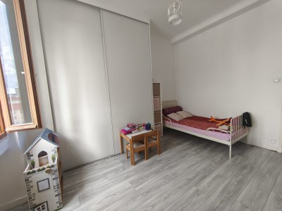 APPARTEMENT T4 A VENDRE - ST ETIENNE BELLEVUE - 96.84 m2 - 125 000 €