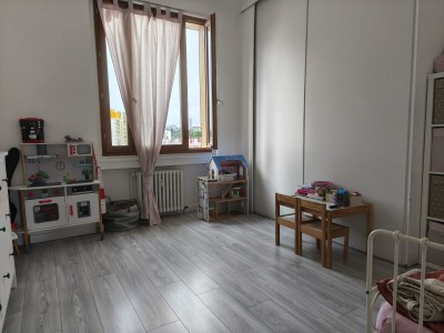 APPARTEMENT T4 A VENDRE - ST ETIENNE BELLEVUE - 96.84 m2 - 125 000 €