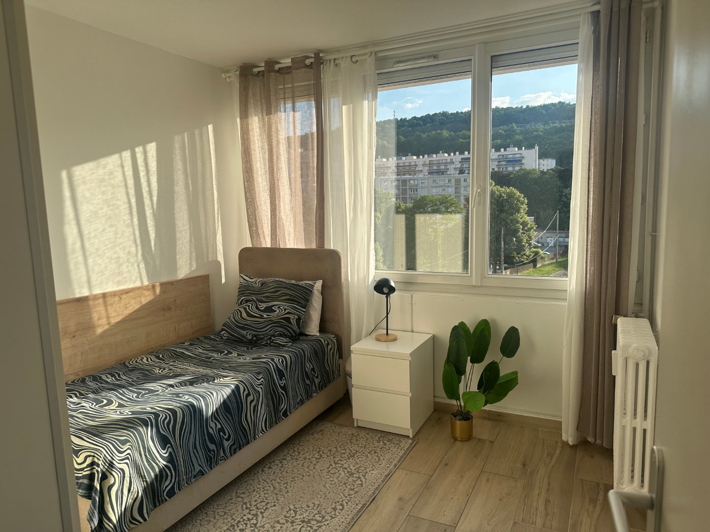 APPARTEMENT T4 - ST ETIENNE BERGSON - 74.77 m2 - VENDU