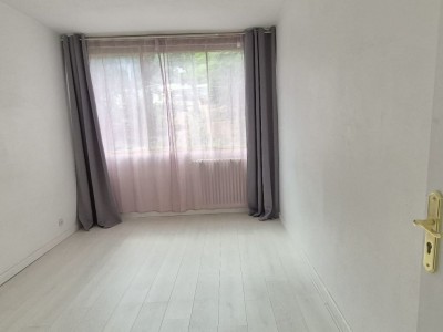 APPARTEMENT T4 A VENDRE - ST ETIENNE BERGSON - 83 m2 - 96 000 &euro;