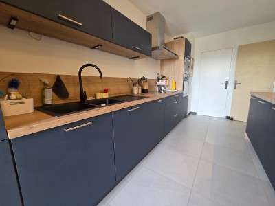 APPARTEMENT T4 A VENDRE - ST ETIENNE BERGSON - 91.94 m2 - 165 000 €