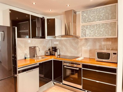 Meubl entirement T4 avec stationnement - ST ETIENNE CENTRE VILLE - 80.18 m2 - 128500€