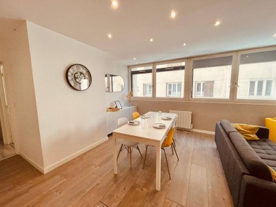 Meubl entirement T4 avec stationnement - ST ETIENNE CENTRE VILLE - 80.18 m2 - 128500€