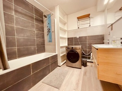 Meubl entirement T4 avec stationnement - ST ETIENNE CENTRE VILLE - 80.18 m2 - 128500€