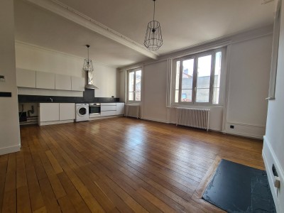 APPARTEMENT T4 A VENDRE - ST ETIENNE CENTRE VILLE - 110.16 m2 - 180000€