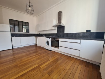 APPARTEMENT T4 A VENDRE - ST ETIENNE CENTRE VILLE - 110.16 m2 - 180000€
