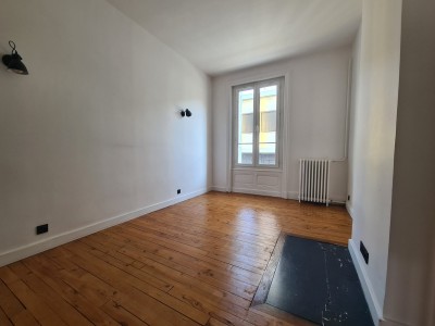 APPARTEMENT T4 A VENDRE - ST ETIENNE CENTRE VILLE - 110.16 m2 - 180000€