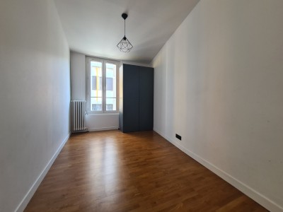 APPARTEMENT T4 A VENDRE - ST ETIENNE CENTRE VILLE - 110.16 m2 - 180000€
