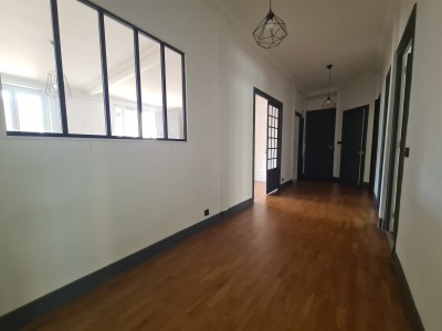 APPARTEMENT T4 A VENDRE - ST ETIENNE CENTRE VILLE - 110.16 m2 - 180000€