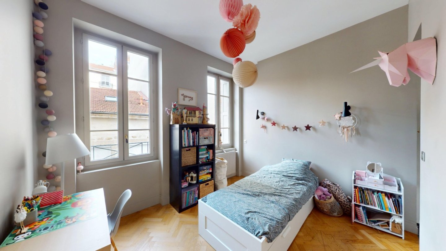 APPARTEMENT T4 - ST ETIENNE CENTRE VILLE - 130 m2 - VENDU