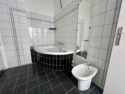 APPARTEMENT T4 - ST ETIENNE CENTRE VILLE - 106.09 m2 - VENDU